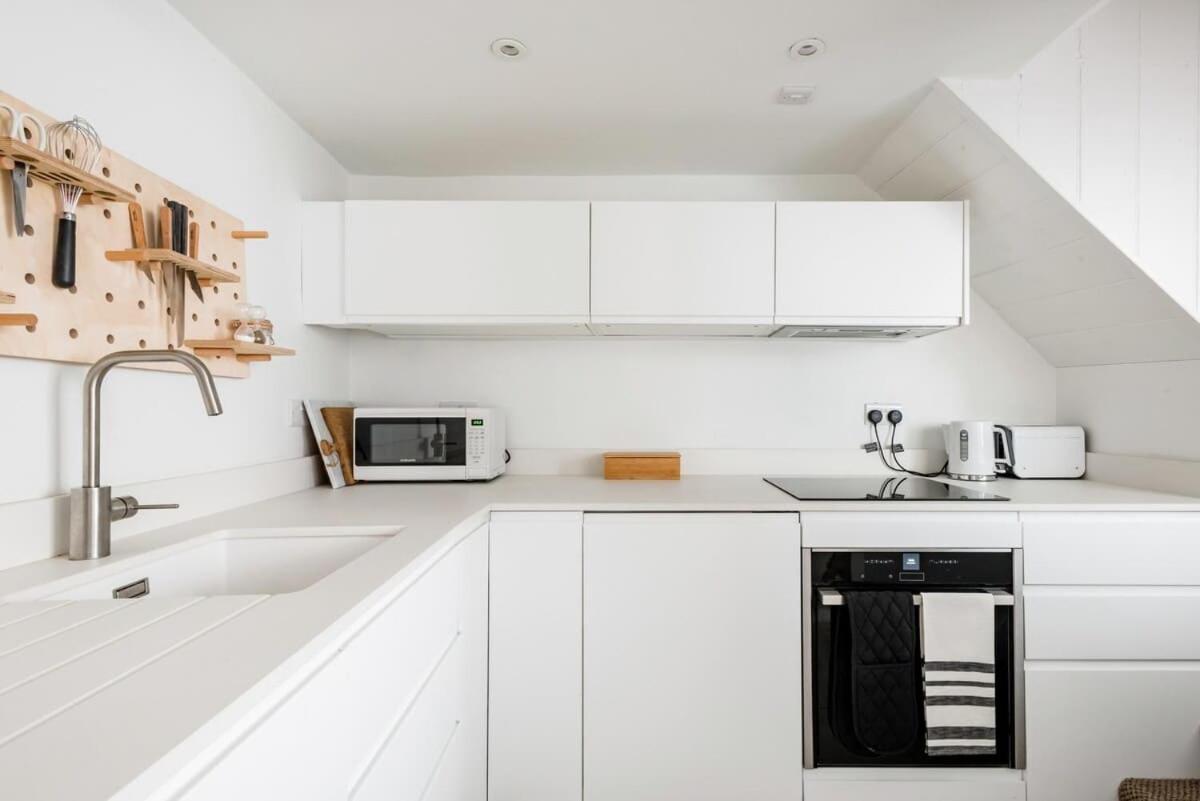 Central Georgian Townhouse With Free Parking 바스 외부 사진