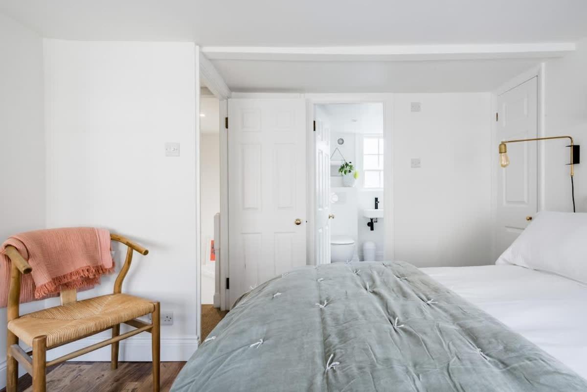 Central Georgian Townhouse With Free Parking 바스 외부 사진