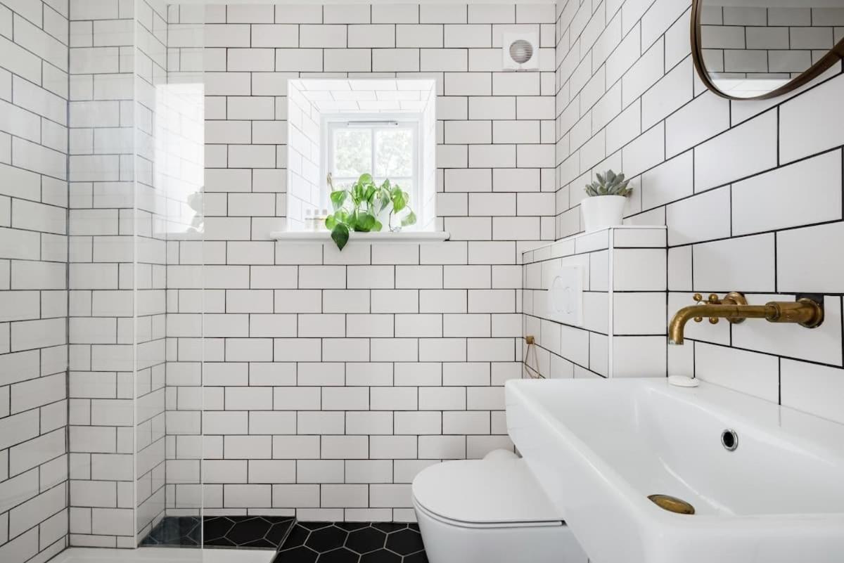 Central Georgian Townhouse With Free Parking 바스 외부 사진