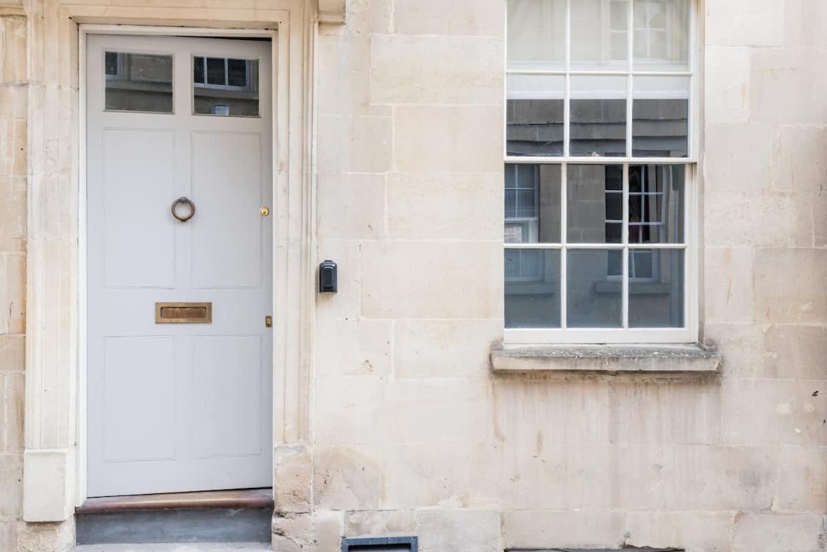 Central Georgian Townhouse With Free Parking 바스 외부 사진