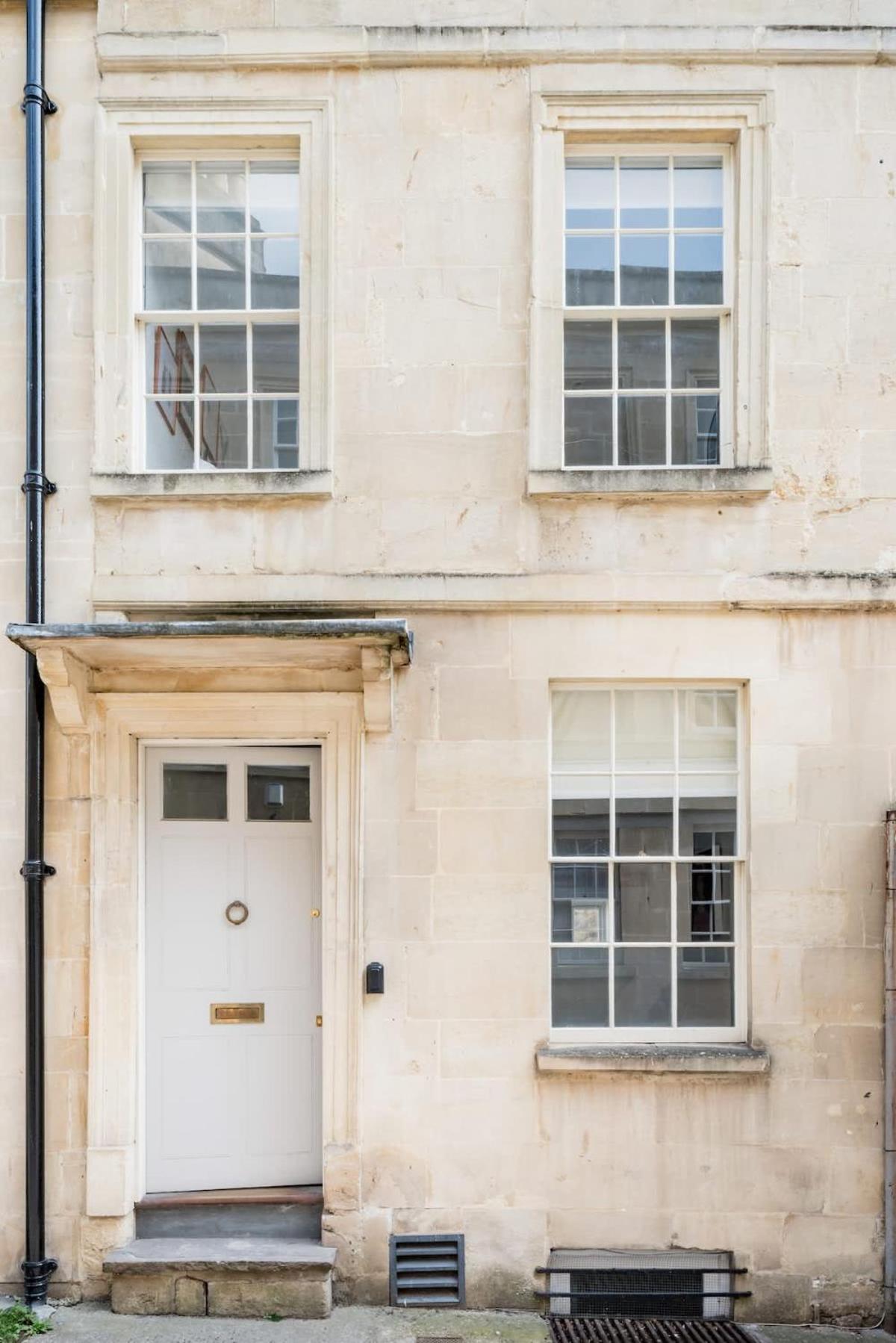 Central Georgian Townhouse With Free Parking 바스 외부 사진