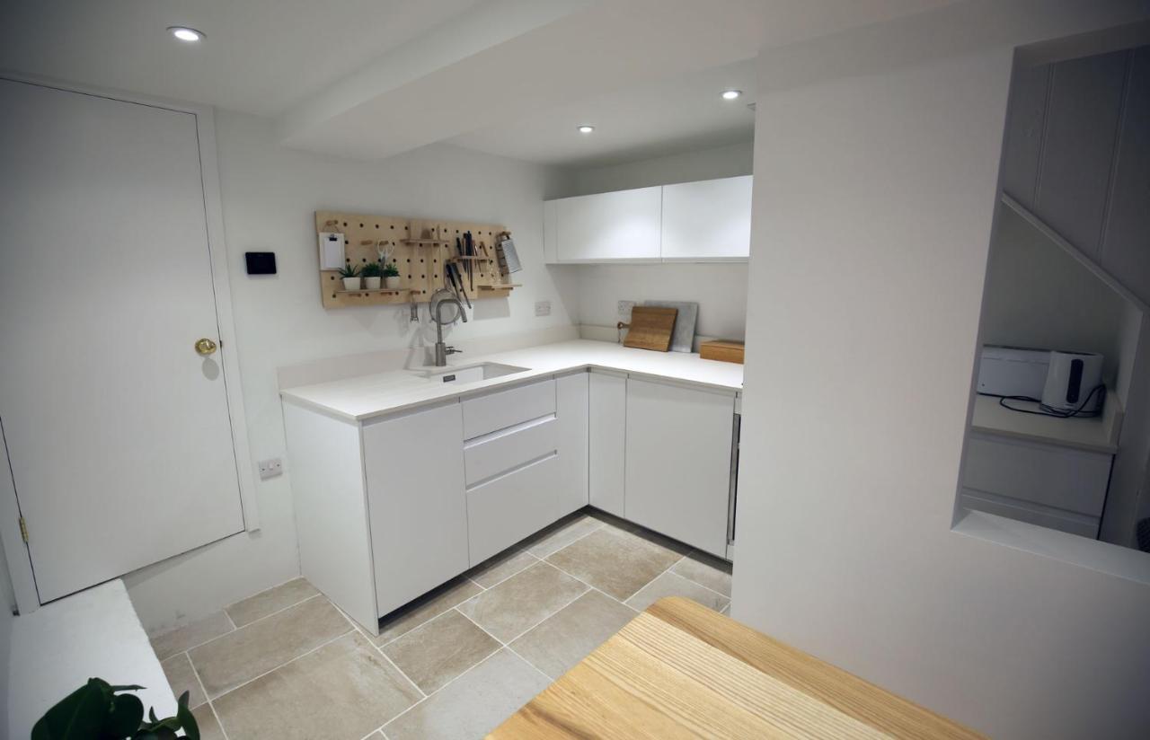 Central Georgian Townhouse With Free Parking 바스 외부 사진